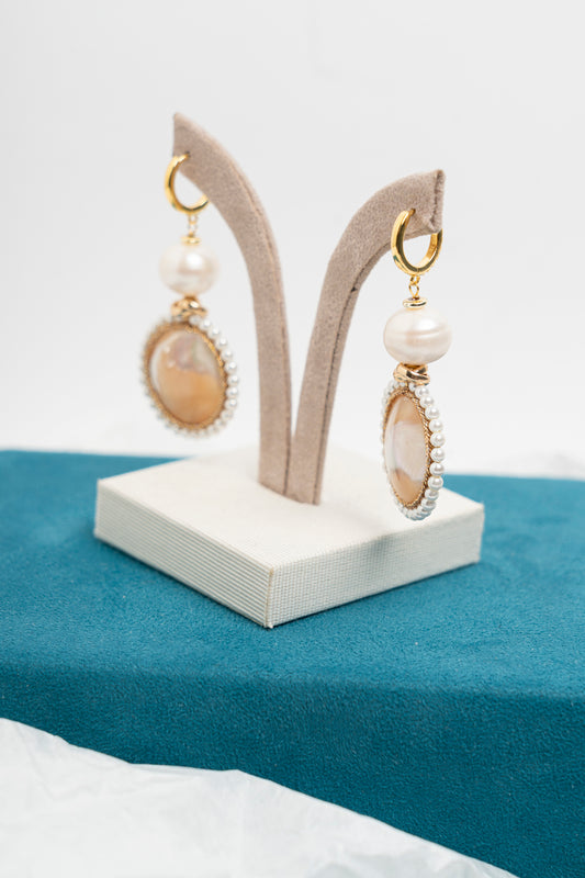 SICYLUI - ORECCHINI PENDENTI CON MADREPERLA E PERLE DI FIUME