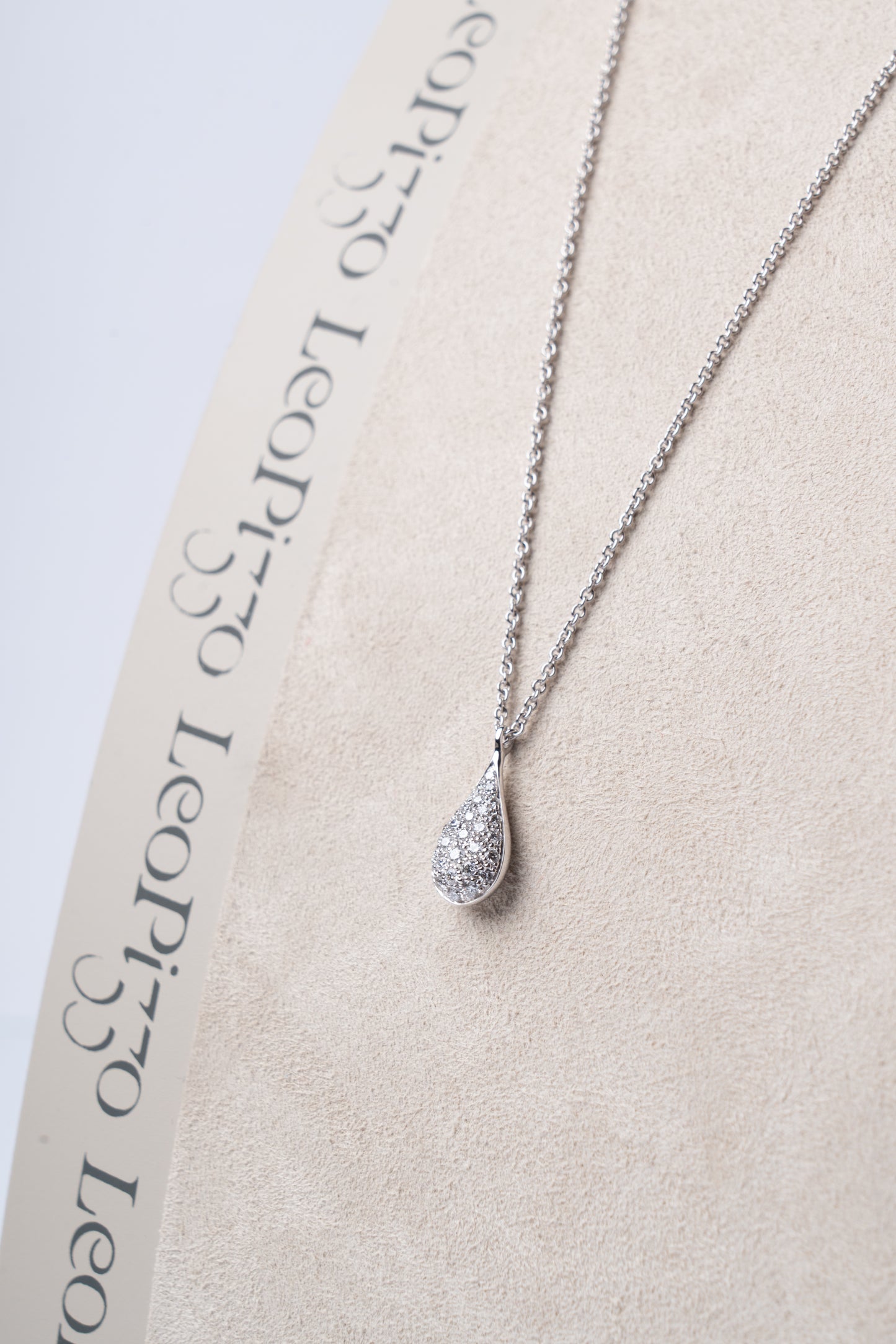 LEO PIZZO - COLLANA CON PENDENTE A GOCCIA PAVE' DIAMANTI