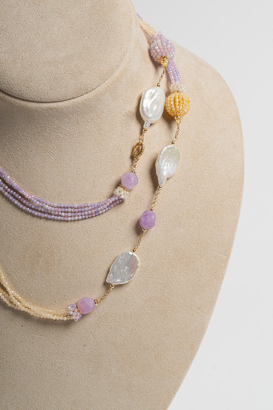 SICYLUI - COLLANA LUNGA CON ZIRCONI GIALLI E LILLA CON PERLE SCARAMAZZE