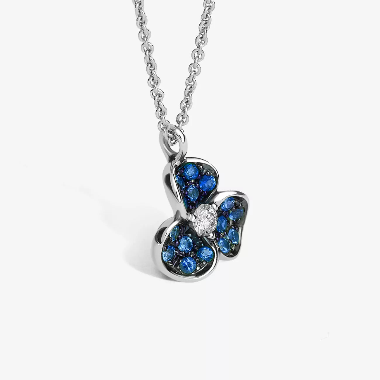 COLLANA CON PENDENTE TRIFOGLIO ORO BIANCO DIAMANTI E ZAFFIRI