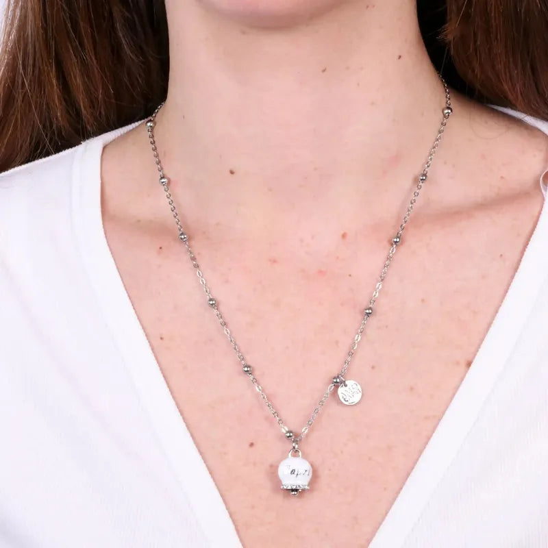 AMO CAPRI - COLLANA IN ACCIAIO CAMPANELLA BIANCA SCRITTA CAPRI CON CRISTALLI