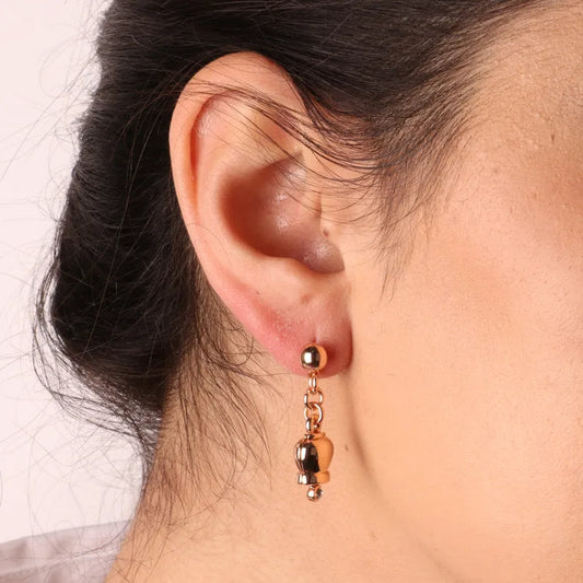 AMO CAPRI - ORECCHINI METALLO ROSE' CON MINI CAMPANELLE E CRISTALLO