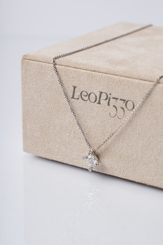 LEO PIZZO - COLLANA PUNTO LUCE CON DIAMANTE CENTRALE E 4 DIAMANTINI SULLE PUNTE