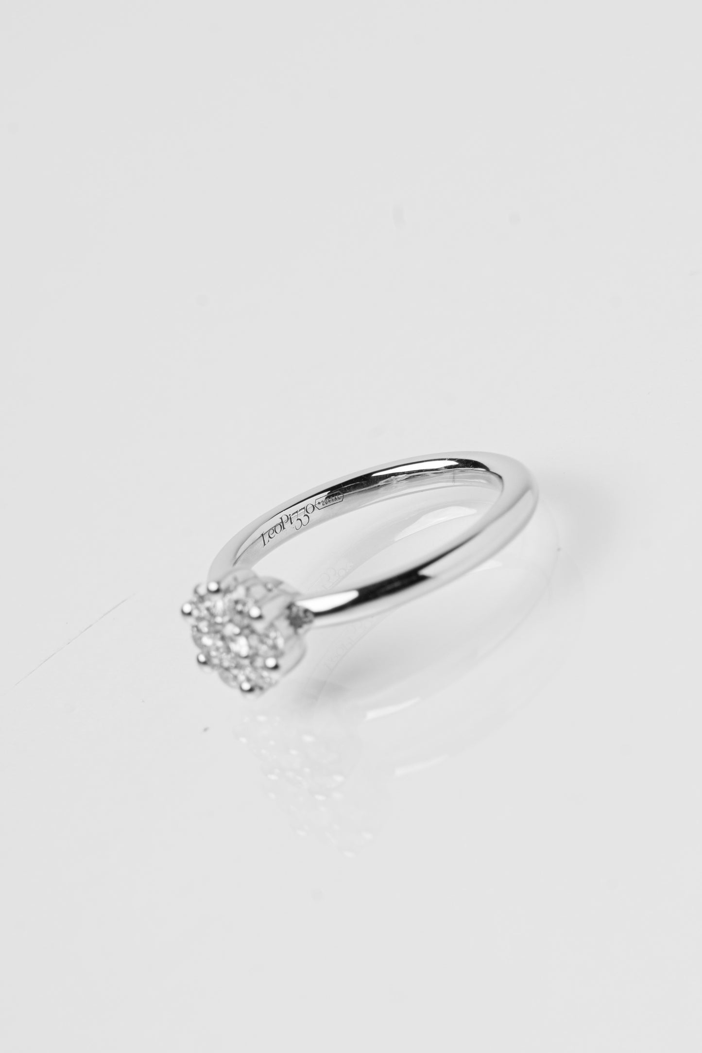 LEO PIZZO - ANELLO ORO BIANCO E DIAMANTI FIORE