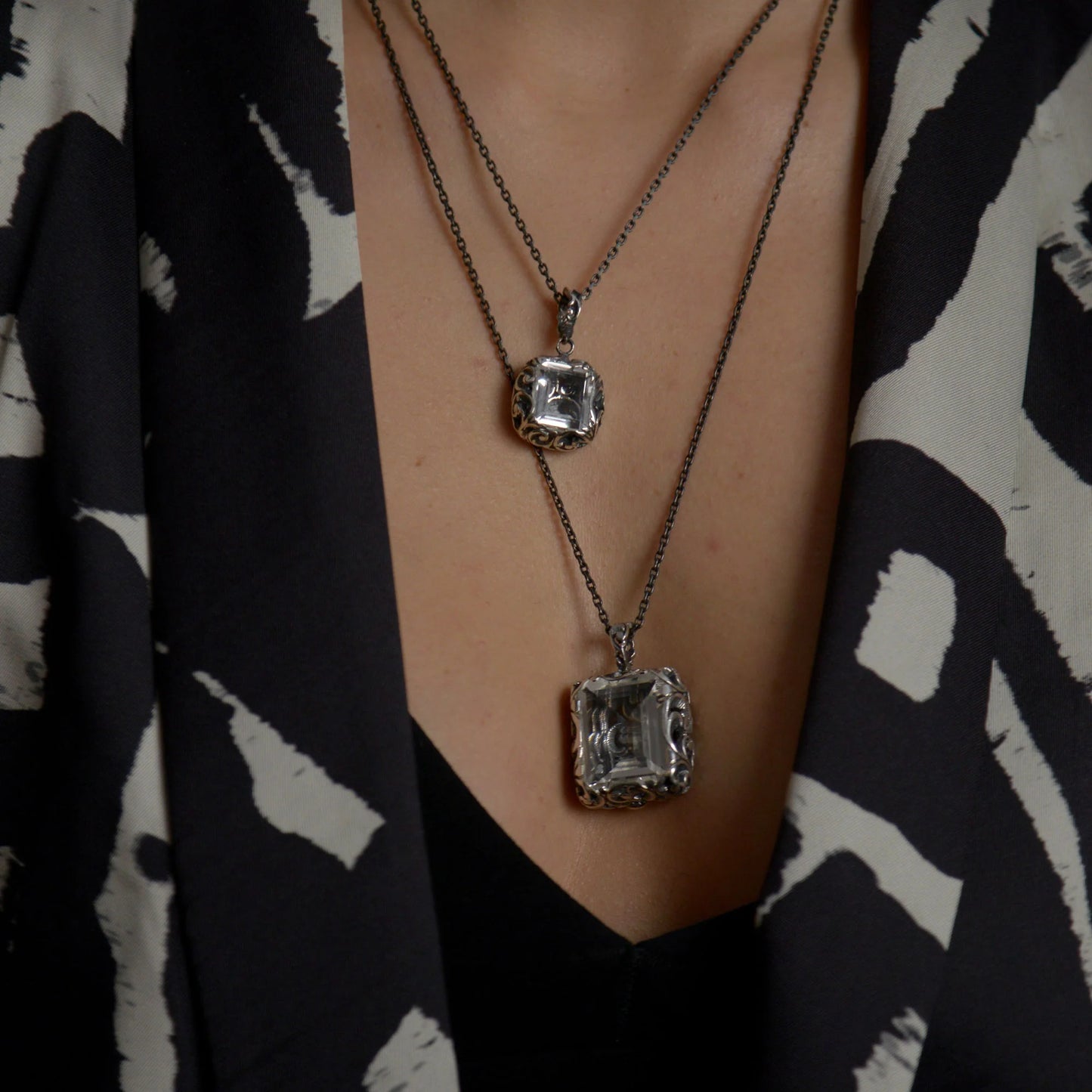 MARIAELUISA JEWELS - COLLANA LUNGA CON PENDENTE CRISTALLO DI ROCCA