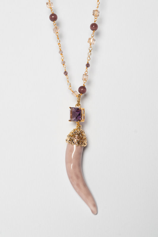 SICYLUI - COLLANA CORNO IN CERAMICA ROSA CIPRIA E CRISTALLO CENTRALE VIOLA
