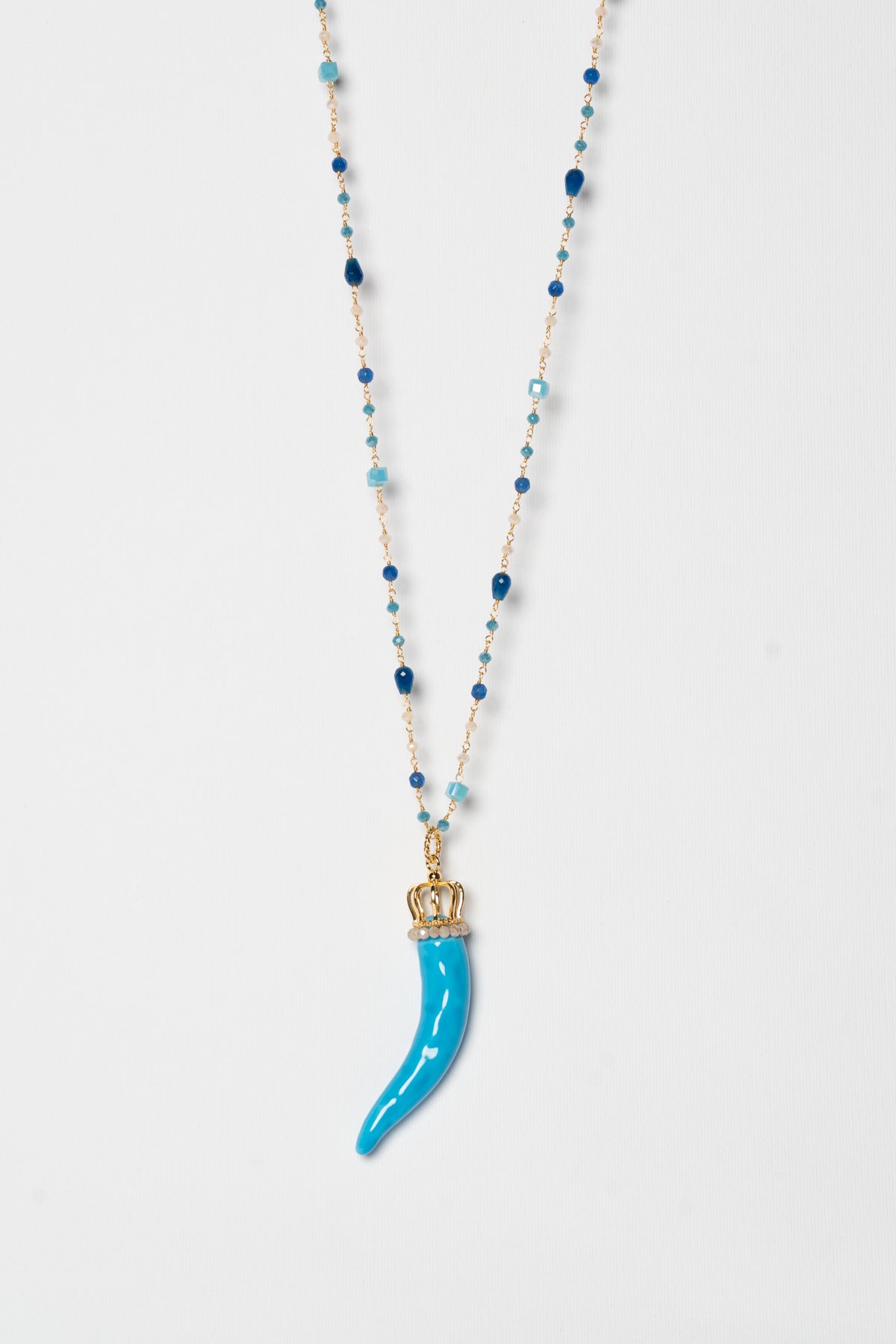 SICYLUI - TURQUOISE CERAMIC HORN NECKLACE WITH CROWN AND BLUE CORAL BEADS