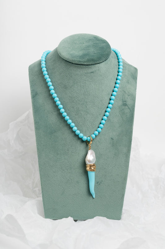 SOARA - CIONDOLO CORNO IN PASTA DI TURCHESE E PERLA BAROCCA