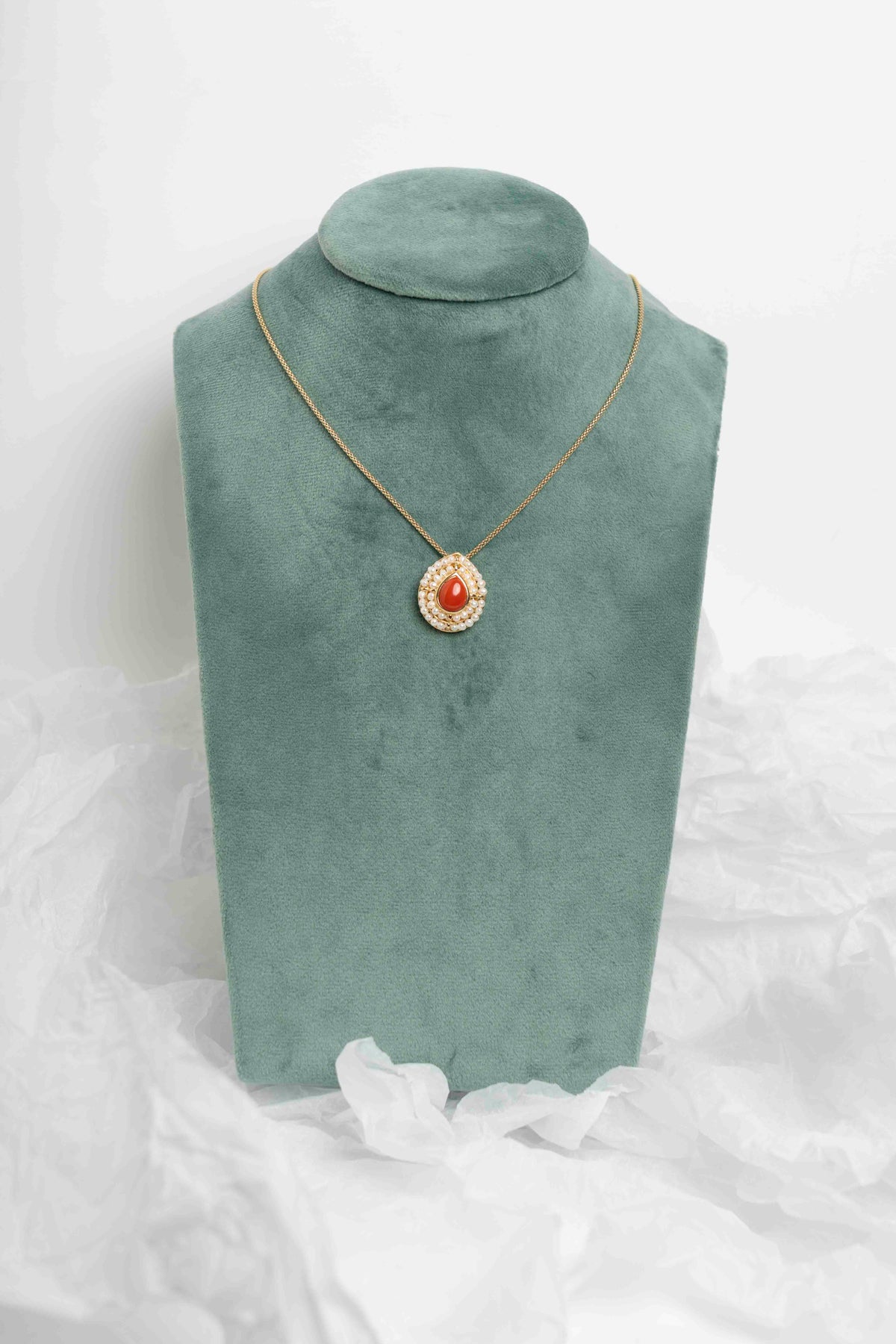 SOARA - COLLANA CON PENDENTE A GOCCIA CORALLO E PERLE