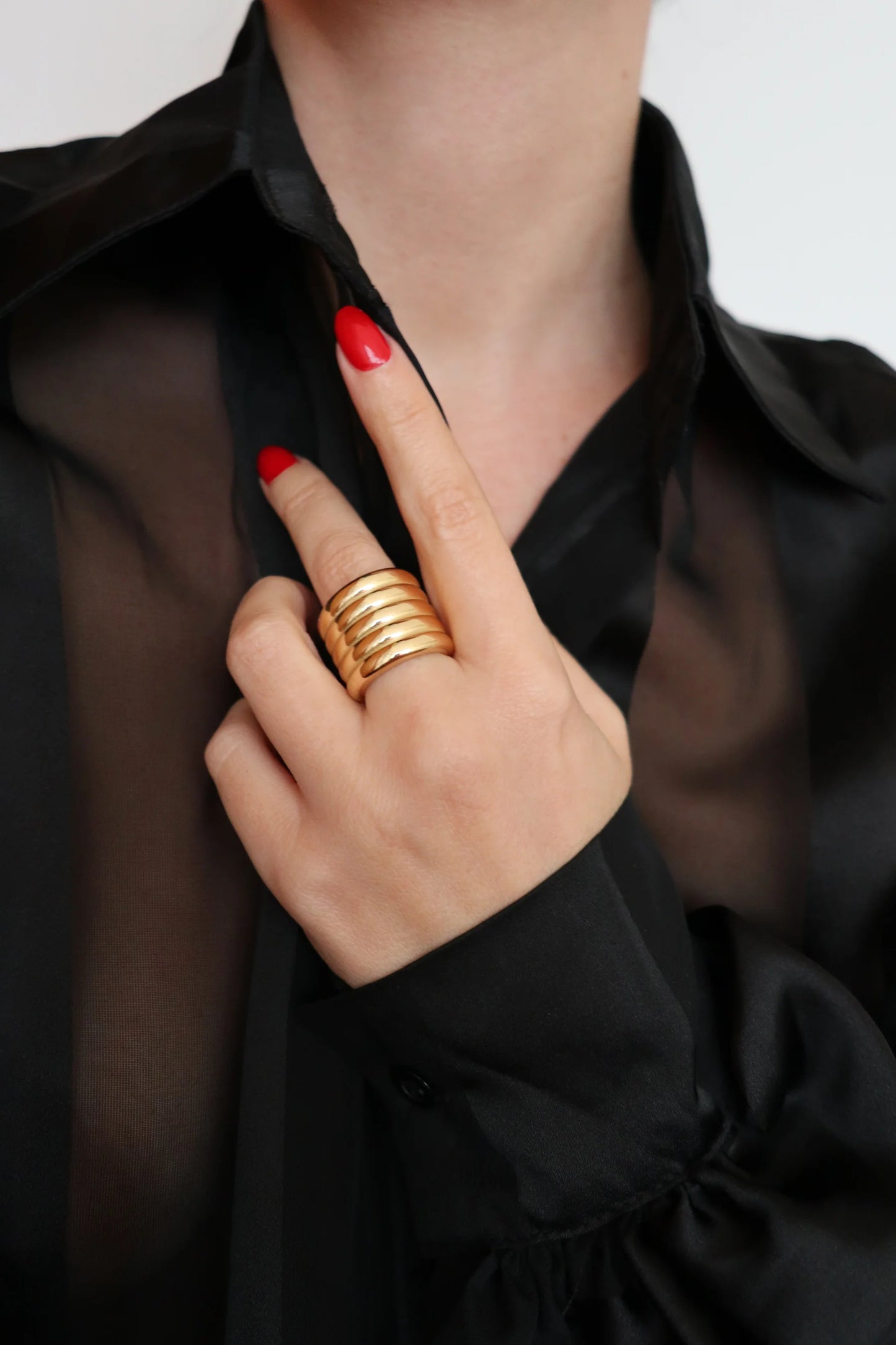 ANELLO FASCIA RIGATO ARGENTO DORATO