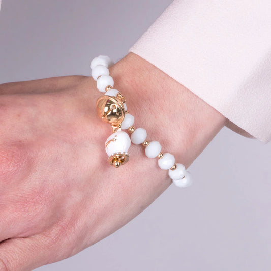 AMO CAPRI - BRACCIALE ELASTICO CON CAMPANELLA BIANCA SCRITTA CAPRI E PIETRE BIANCHE