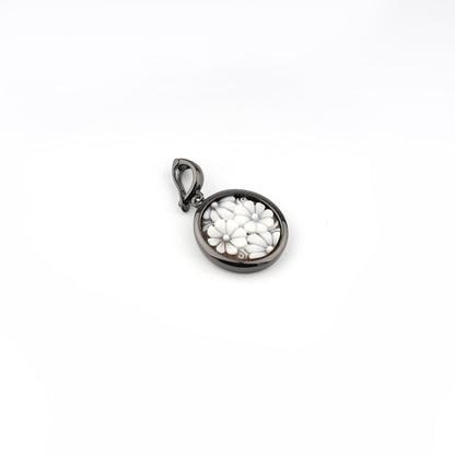 CAMEO ITALIANO - PENDENTE ROMANTICA CON FIORI
