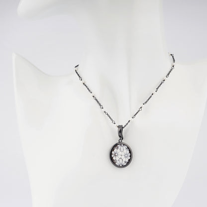 CAMEO ITALIANO - PENDENTE ROMANTICA CON FIORI