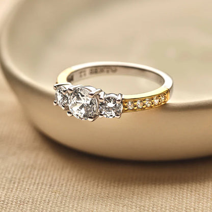 TI SENTO - ANELLO ARGENTO DORATO TRILOGY CON DIAMANTI LATERALI
