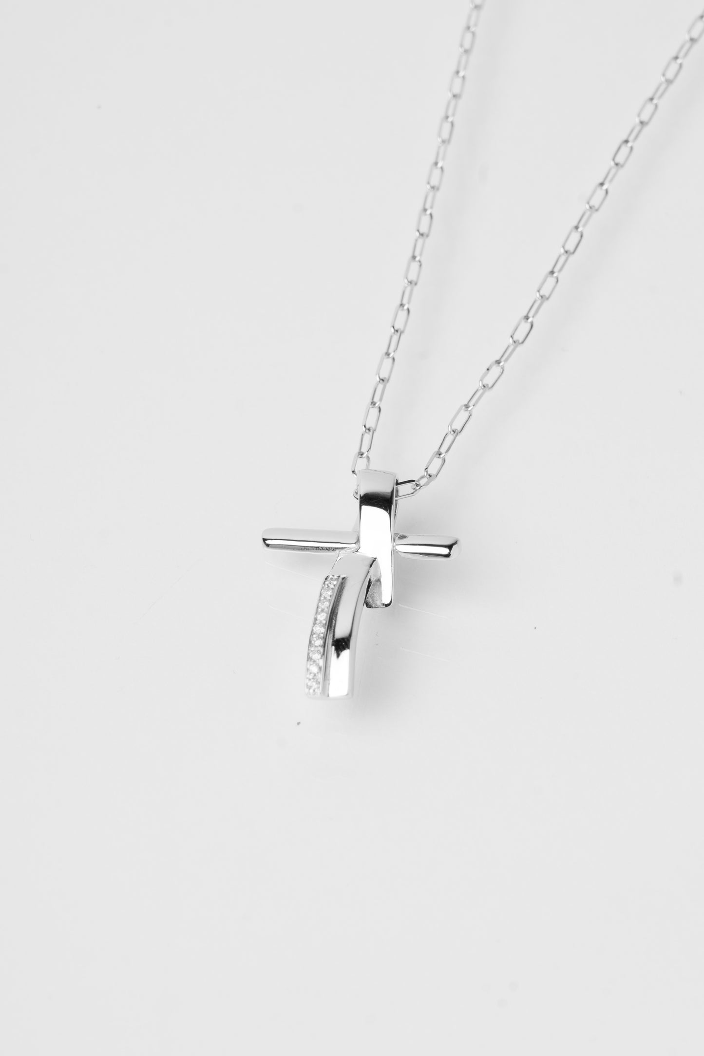 TRAMONTANO - COLLANA CROCE FANTASIA IN DIAMANTI E ORO BIANCO