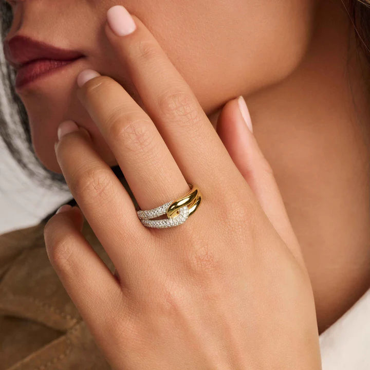 TI SENTO - ANELLO INTRECCIO ARGENTO DORATO E ZIRCONI BIANCHI