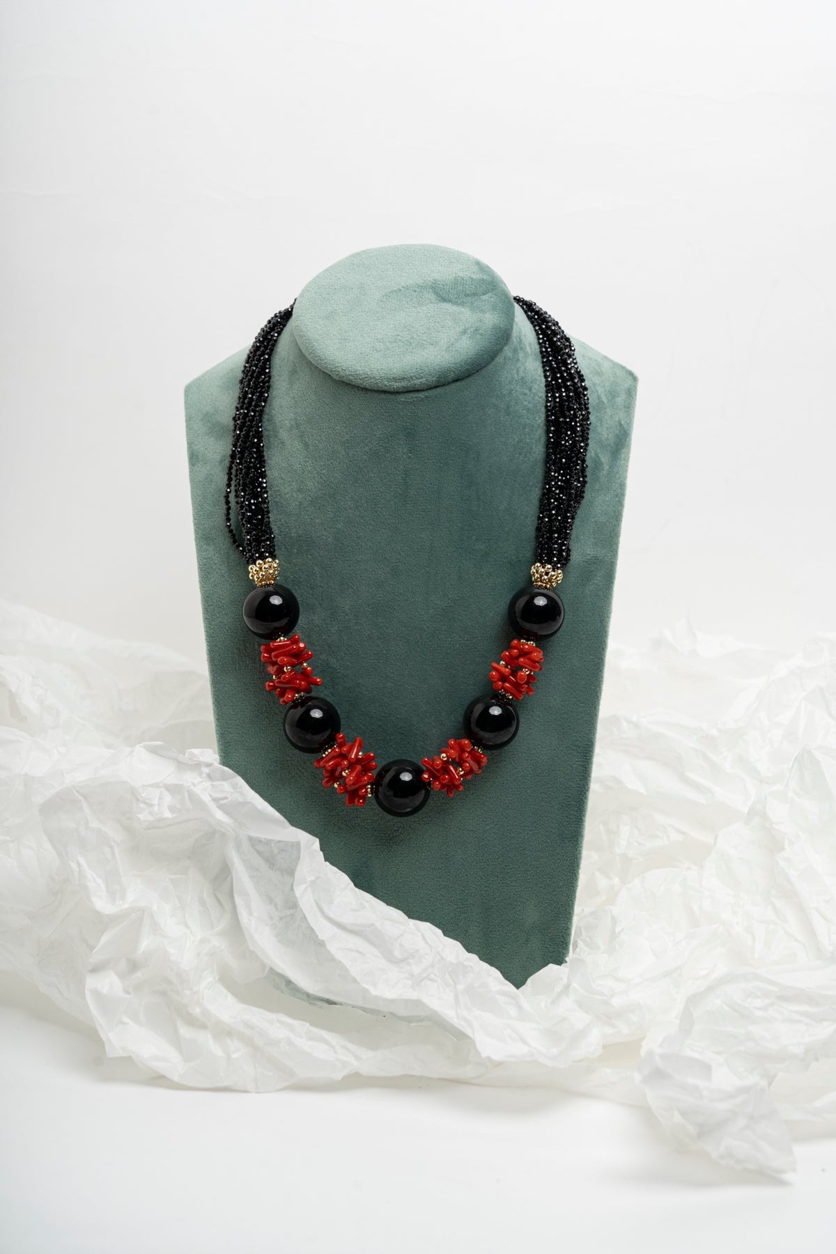 SICYLUI - COLLANA GIROCOLLO IN ONICE E CORALLO