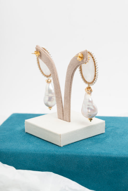 SICYLUI - ORECCHINI PENDENTI CON PERLA SCARAMAZZA