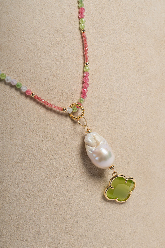 SICYLUI - COLLANA ZIRCONI VERDI E FUCSIA CON PENDENTE PERLA SCARAMAZZA