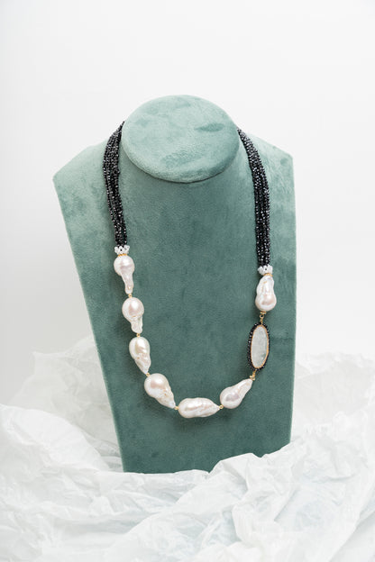 SICYLUI - COLLANA CON PERLE SCARAMAZZE E ZIRCONI