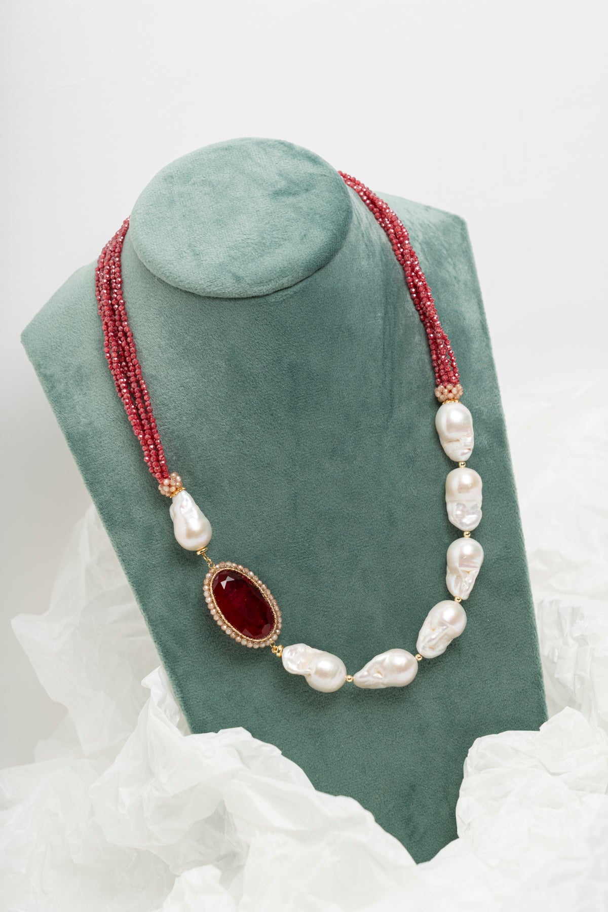 SICYLUI - COLLANA CON PERLE SCARAMAZZE E ZIRCONI ROSSO RUBINO