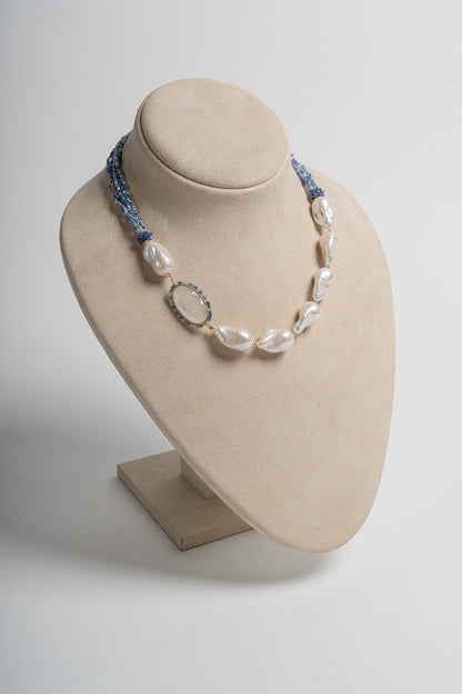 SICYLUI - COLLANA GIROCOLLO ZIRCONI AZZURRI E PERLE SCARAMAZZE