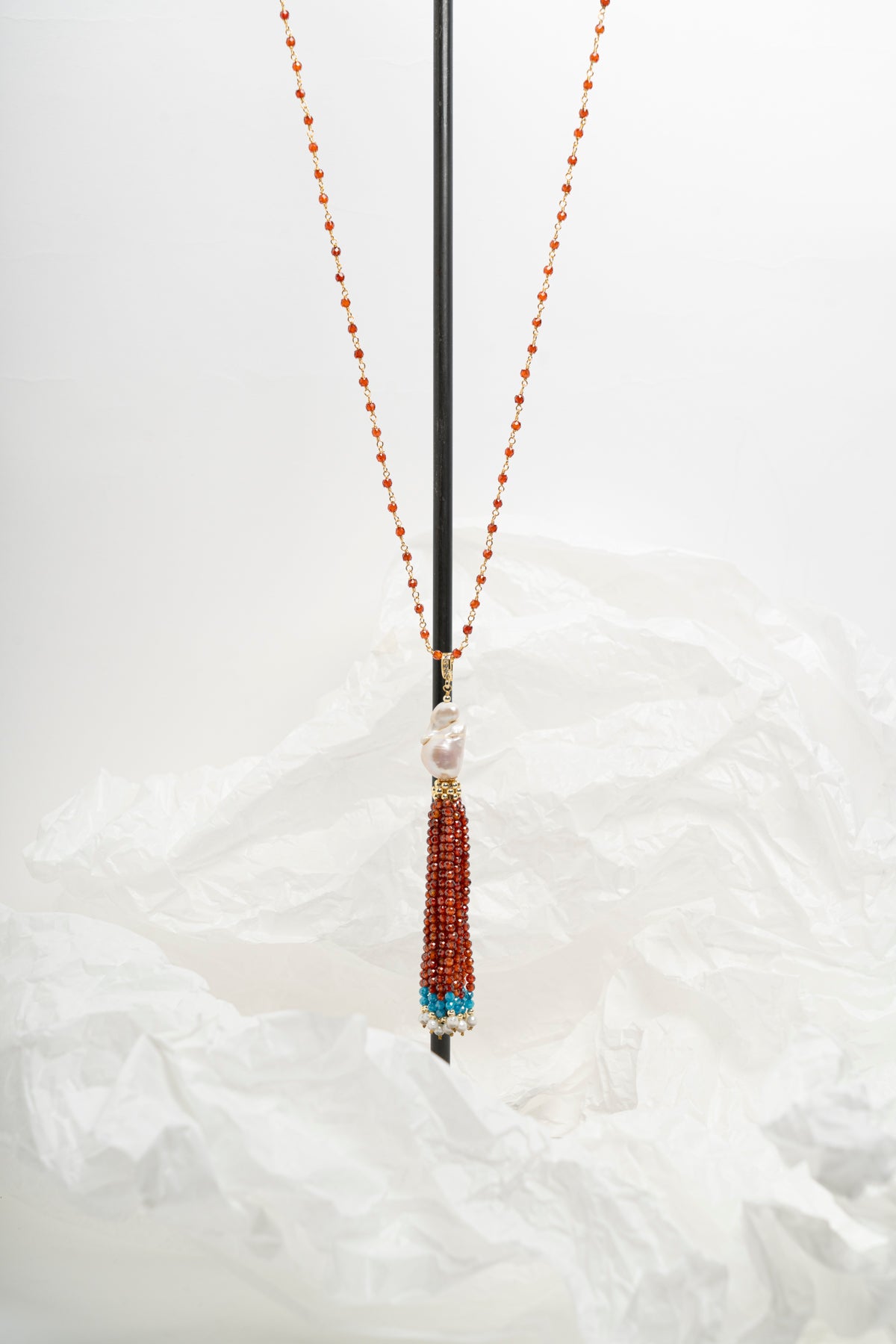 SICYLUI - COLLANA CON ZAPPA DI ZIRCONI MORO E PERLA SCARAMAZZA