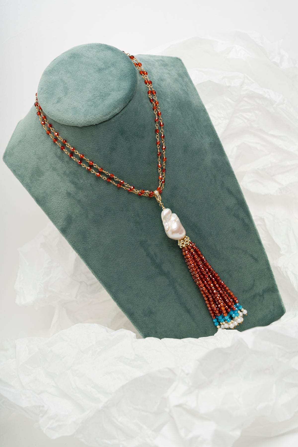 SICYLUI - COLLANA CON ZAPPA DI ZIRCONI MORO E PERLA SCARAMAZZA