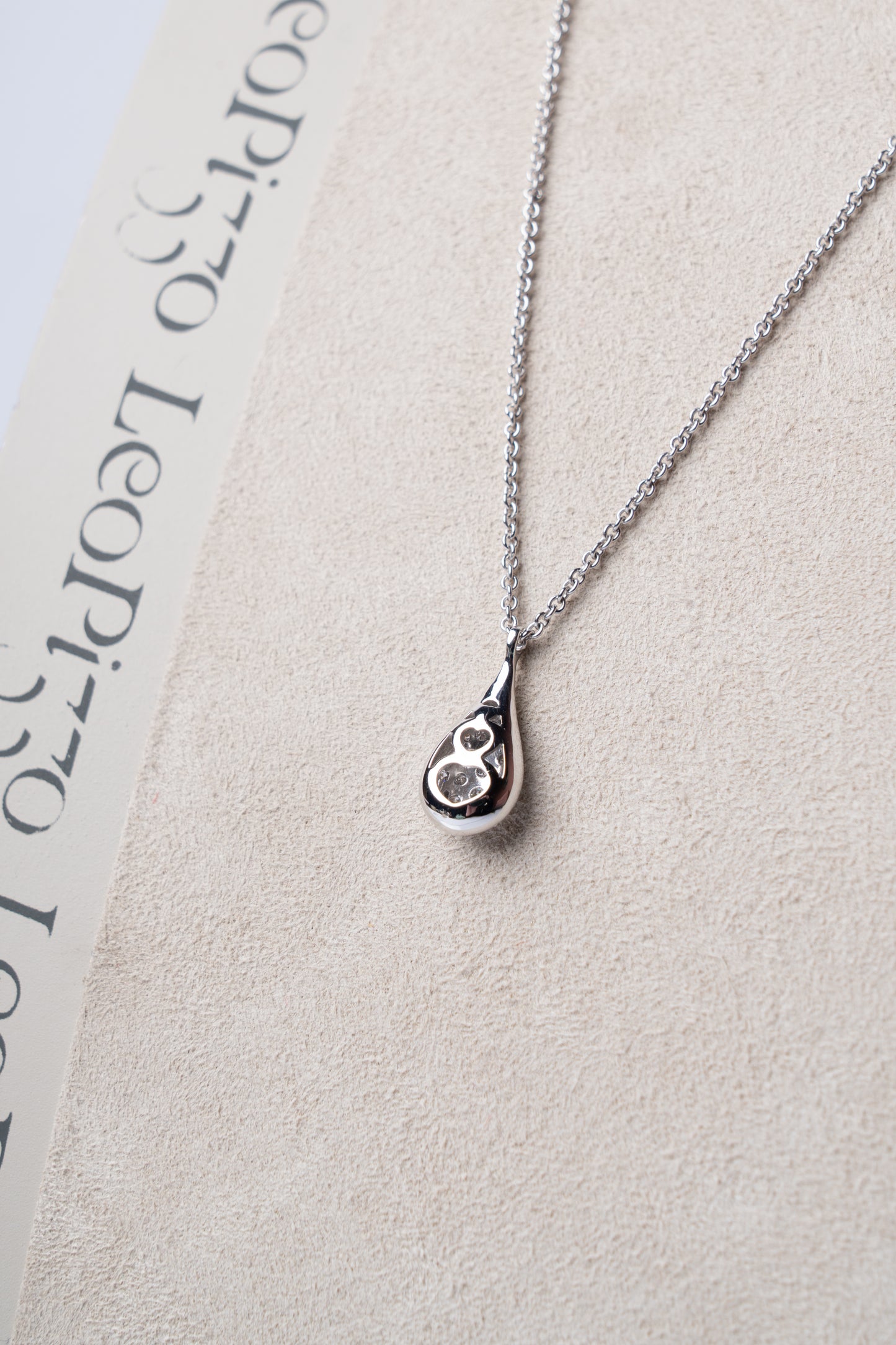 LEO PIZZO - COLLANA CON PENDENTE A GOCCIA PAVE' DIAMANTI