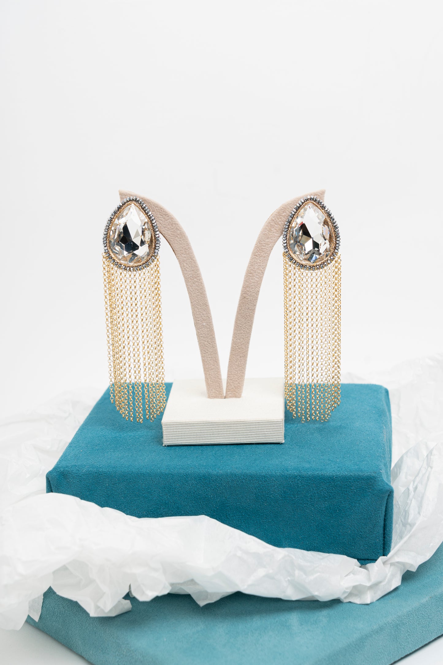 SICYLUI - ORECCHINI PENDENTI CON SWAROVSKI E FRANGE DORATE