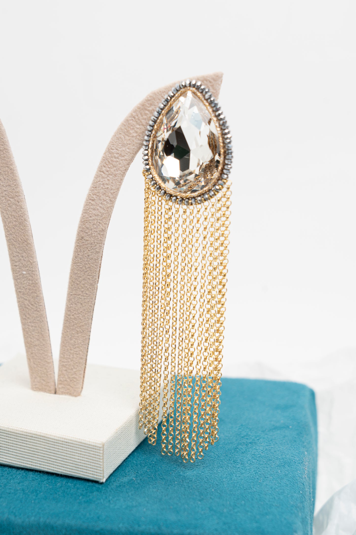 SICYLUI - ORECCHINI PENDENTI CON SWAROVSKI E FRANGE DORATE