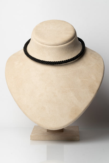 SOARA - GIROCOLLO IN SETA NERO