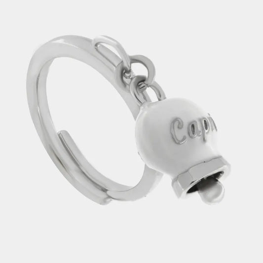AMO CAPRI - ANELLO ACCIAIO RODIO CON CAMPANELLA MINI SMALTO BIANCO E SCRITTA CAPRI