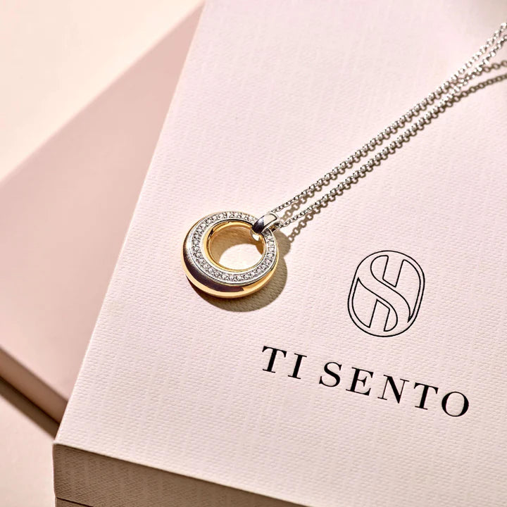 TI SENTO - COLLANA CON PENDENTE CIRCOLARE ARGENTO DORATO E ZIRCONI BIANCHI