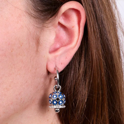 AMO CAPRI - ORECCHINI CAMPANELLE A POIS IN METALLO CON SMALTO BLU E BIANCO