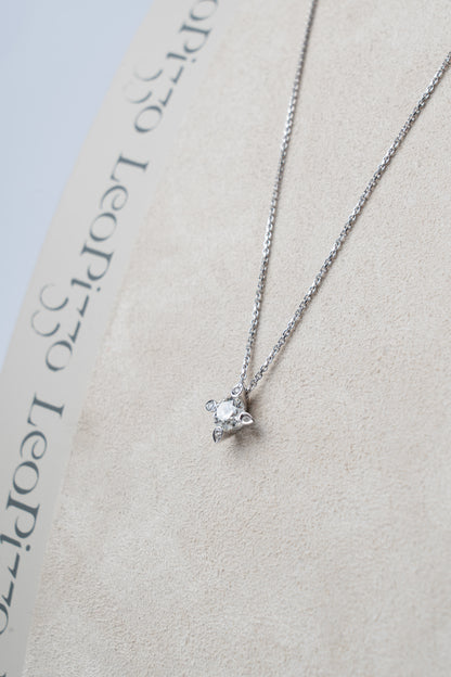 LEO PIZZO - COLLANA PUNTO LUCE  CON DIAMANTE CENTRALE E 4 DIAMANTINI SULLE PUNTE