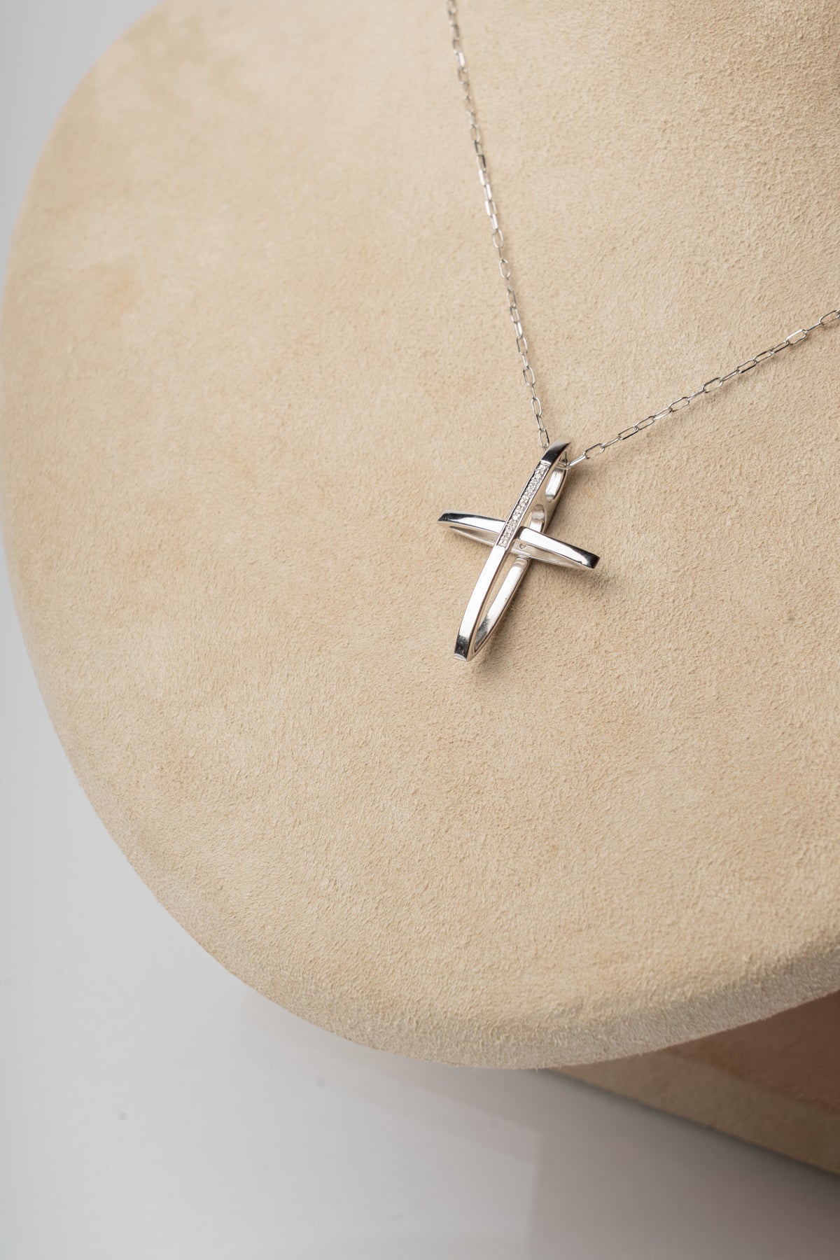 TRAMONTANO - COLLANA CROCE IN DIAMANTI E ORO BIANCO