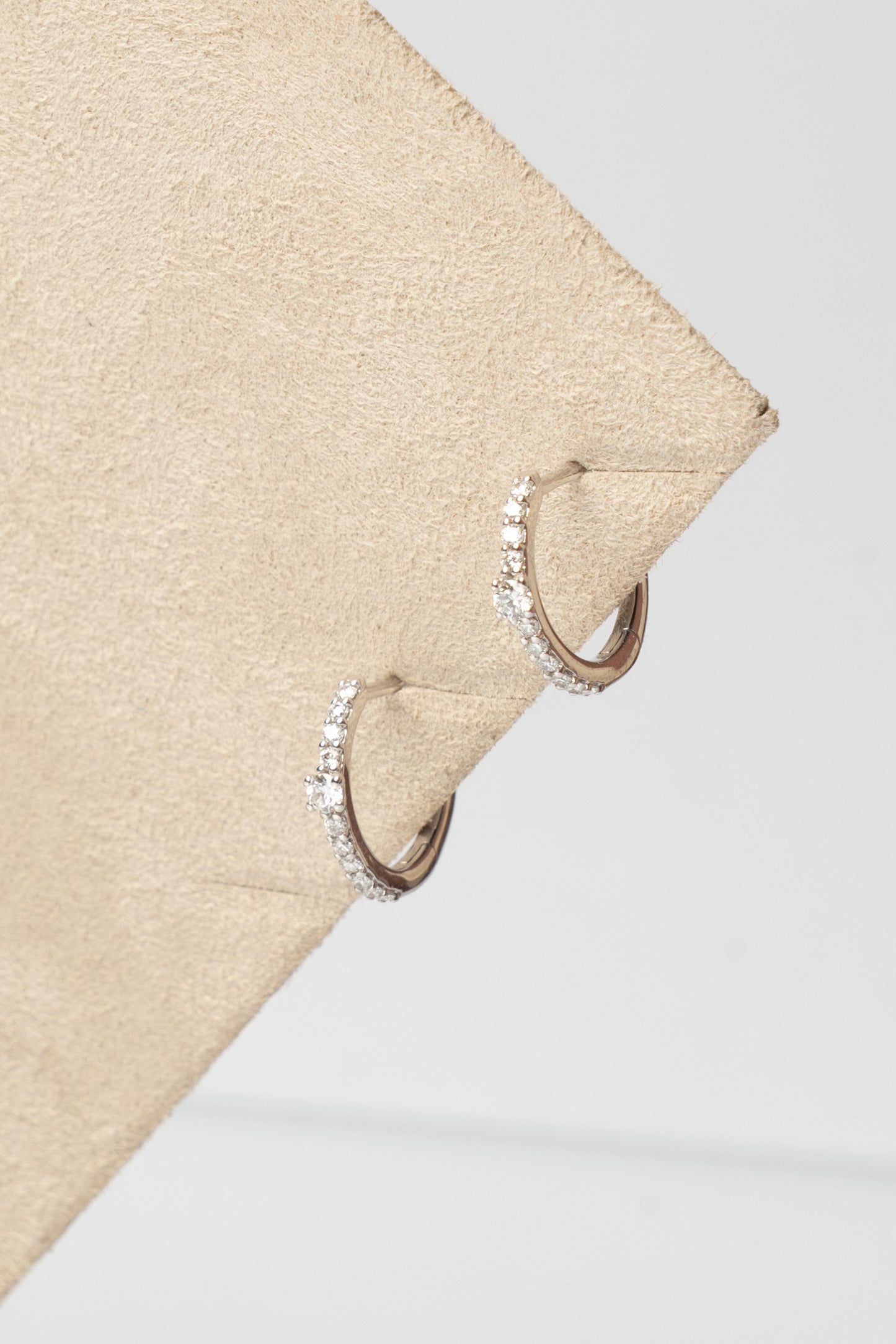 LEO PIZZO - ORECCHINI CERCHI IN ORO BIANCO E DIAMANTI