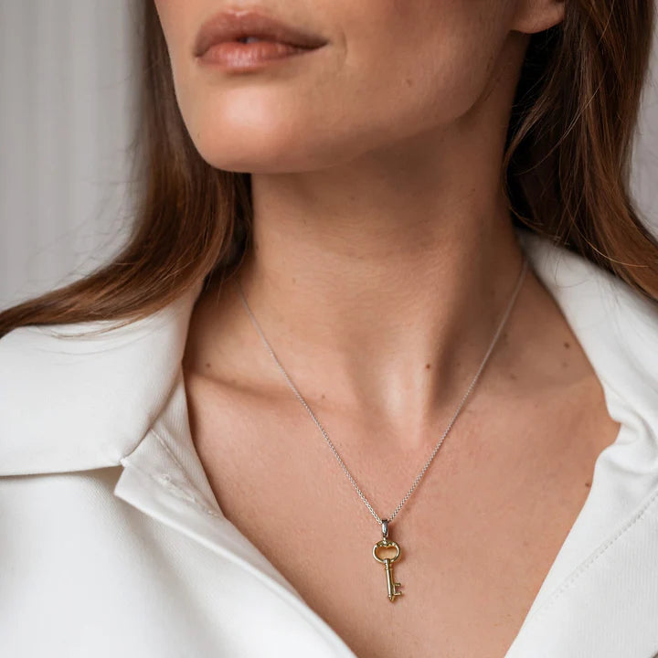 TI SENTO - COLLANA CON CHIAVE DORATA PENDENTE