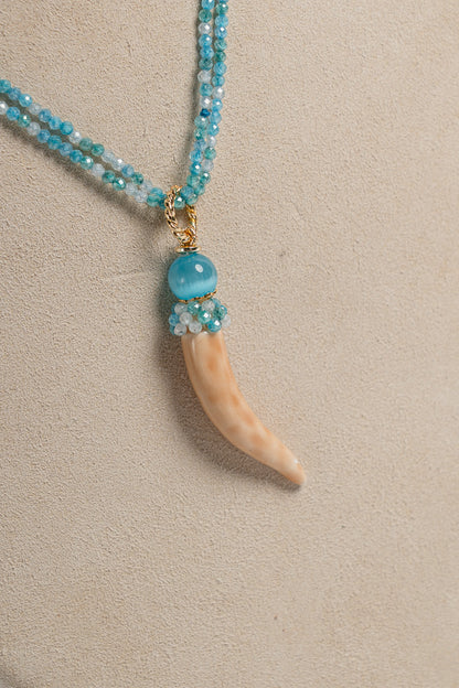 SICYLUI - COLLANA CON CORNO PICCOLO IN CERAMICA CON CRISTALLI AZZURRI