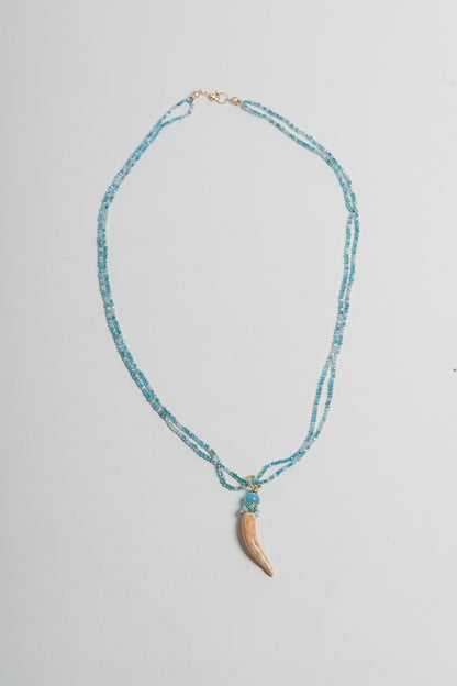 SICYLUI - COLLANA CON CORNO PICCOLO IN CERAMICA CON CRISTALLI AZZURRI