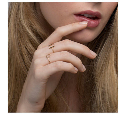 LE CARRE' - ANELLO ESSENZIALE IN ORO GIALLO CON CERCHIO