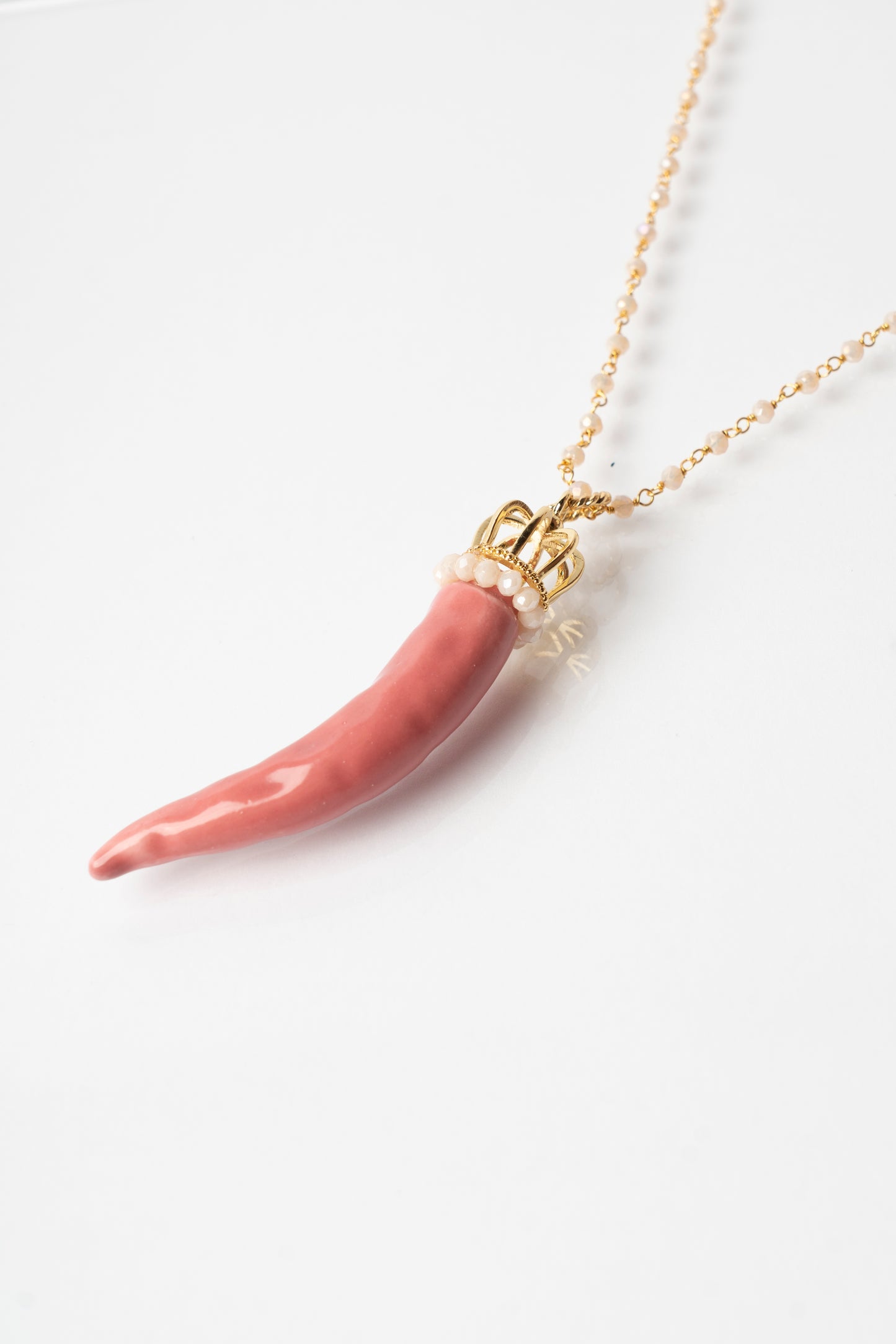 SICYLUI - COLLANA CORNO IN CERAMICA ROSA ANTICO E CORONA