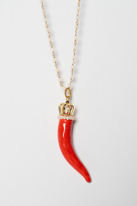 SICYLUI - COLLANA CORNO IN CERAMICA ROSSA CON CORONA E CORALLINI BIANCO LATTE
