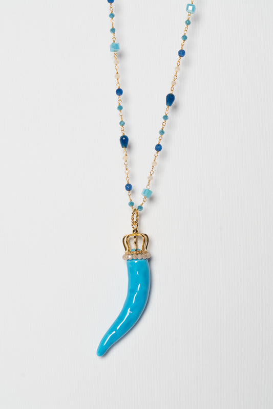 SICYLUI - COLLANA CORNO IN CERAMICA TURCHESE CON CORONA E CORALLINI BLU