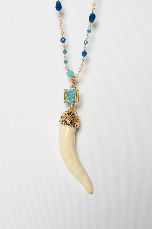 SICYLUI - COLLANA CORNO IN CERAMICA BURRO CON CRISTALLO CENTRALE AZZURRO