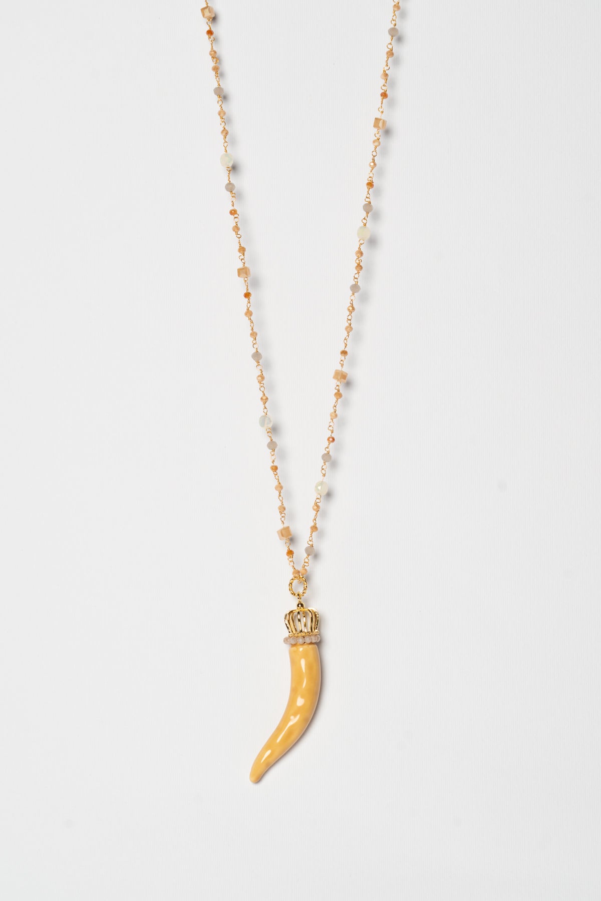 SICYLUI - CREAM CERAMIC HORN NECKLACE WITH CROWN AND MUD CORALS