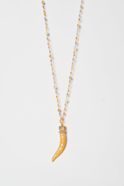 SICYLUI - CREAM CERAMIC HORN NECKLACE WITH CROWN AND MUD CORALS
