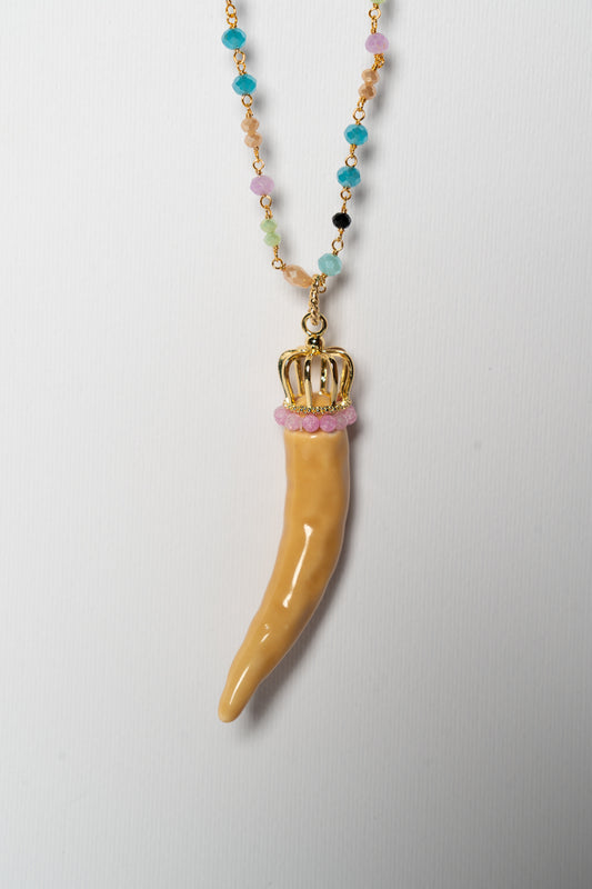 SICYLUI - COLLANA CORNO IN CERAMICA AMBRA CON CORONA E CORALLINI MULTICOLOR