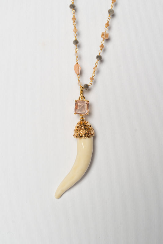 SICYLUI - COLLANA CORNO IN CERAMICA BURRO CON CRISTALLO CENTRALE AMBRA